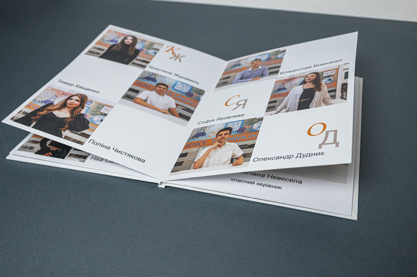 Дизайн випускного фотоальбому зображення 2
